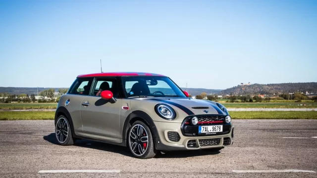 Test Mini John Cooper Works: Rychlá stylovka pro pravé nadšence