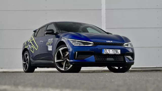 Kia EV6 GT má 585 koní a drift mód. Jezdí jako utržená ze řetězu a stojí "jen" 1,8 milionu korun