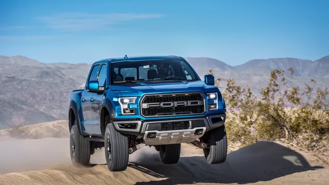 Ford vyvíjí Super Raptor. Dostane motor ze Shelby GT500