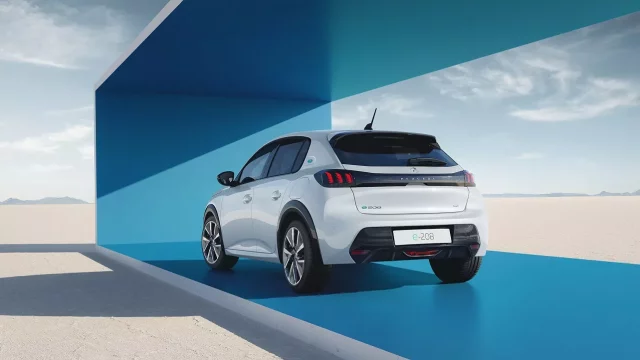 Peugeot v roce 2022 ovládl trh malých elektromobilů, do roku 2030 chce být největší elektrickou značkou v Evropě