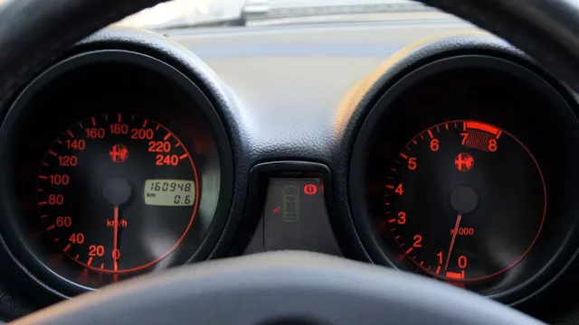 Stáčení tachometrů zabrání jen celounijní řešení