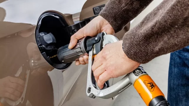 Jezdíte na LPG? Doplňte si zimní směs, ať můžete v mrazech jezdit bez potíží