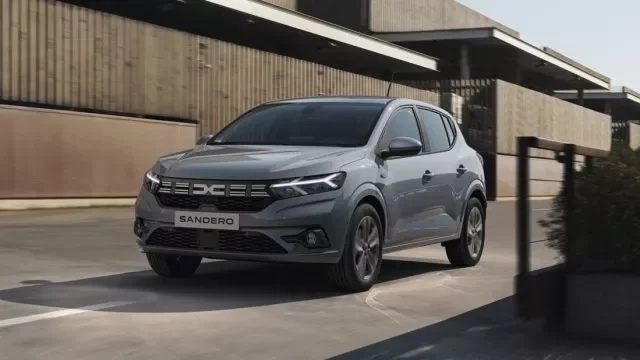 Dacia Sandero Stepway je s novým motorem rychlá jako blesk. Předjede i každé současné Volvo
