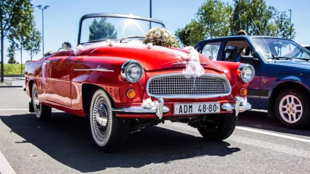 Zamilujte se do automobilových veteránů - autoklenoty se opět sjedou do OC Šestka