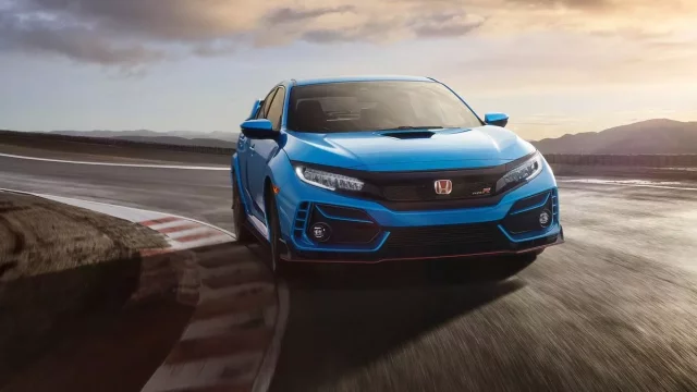 Honda Civic Type R odhaluje svoje české ceny. V nabídce jsou nyní čtyři různé verze
