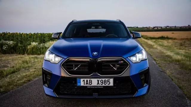 BMW X2 M35i xDrive je hot-hatch na chůdách pro novou generaci řidičů