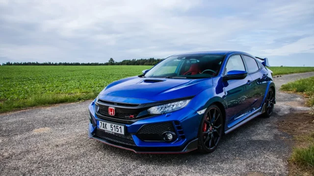 Test Honda Civic Type R: Tovární bosozoku