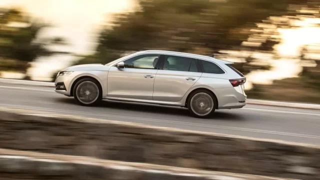 Škoda Octavia IV slaví 3 roky, jako ojetina je pro české řidiče konečně dostupnější