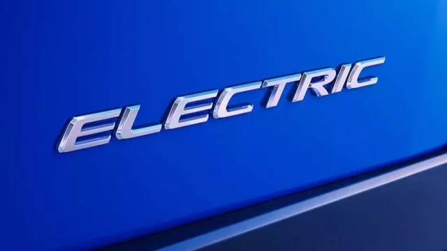 Lexus láká na první elektromobil. Představí se 22. listopadu