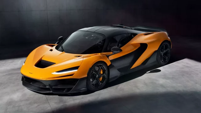 Nový McLaren W1 navazuje na legendární F1. Za 60 milionů se okamžitě vyprodal