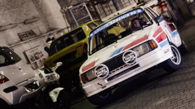 Škoda 130 LR Evo z roku 1986 dovádí po vrakovišti v krásně natočené české gymkhaně