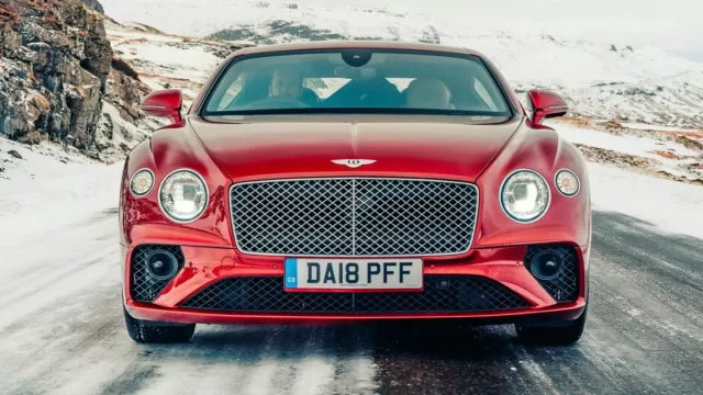 Autoweb.cz přeje všem svým čtenářům šťastné a veselé Vánoce 2021