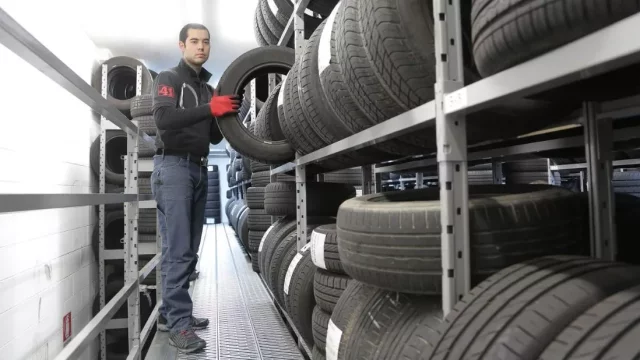 Přezouvání na zimní pneu v roce 2022: Jak zvládnout včas a bez zbytečných výdajů?