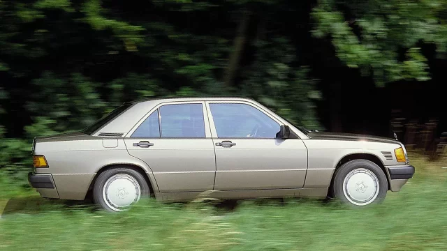 Epická honička Škody a Mercedesu, za volantem Sobota a Přeučil?!