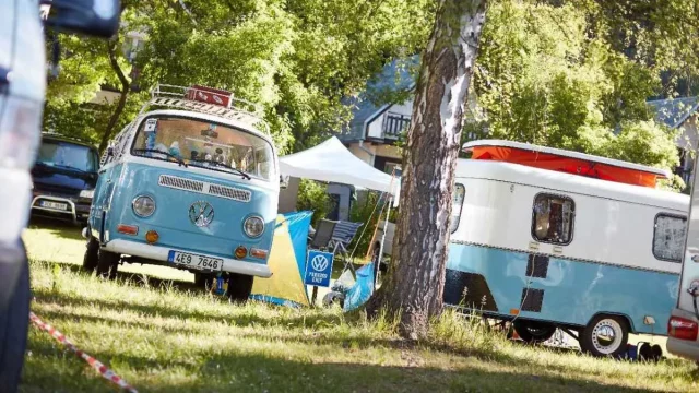 Volkswagen Transporter sraz se chystá už tento víkend. Uvidíte víc než 200 aut od T1 po T6