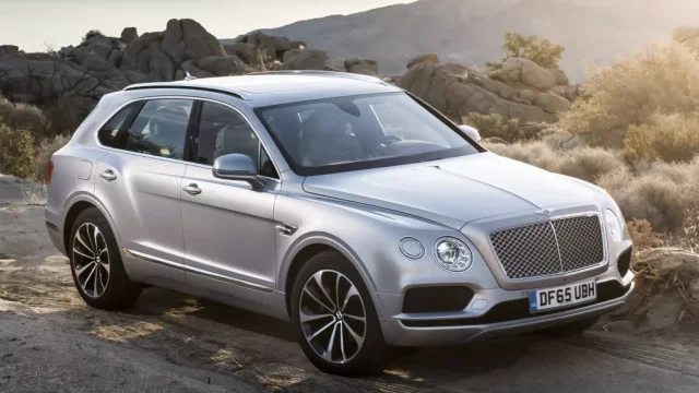 Bentley zvažuje další SUV. Bude větší (a ošklivější) než Bentayga?