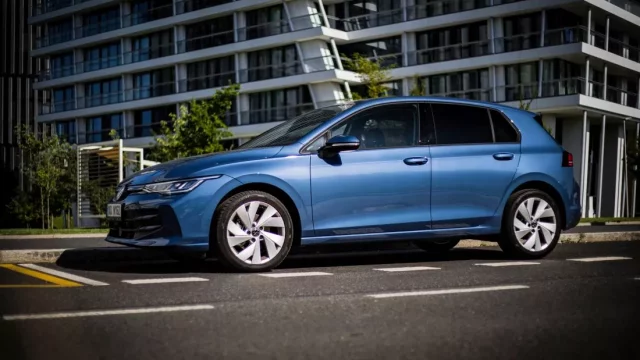 Golf je po faceliftu zpátky. A v edici People opravdu lidový