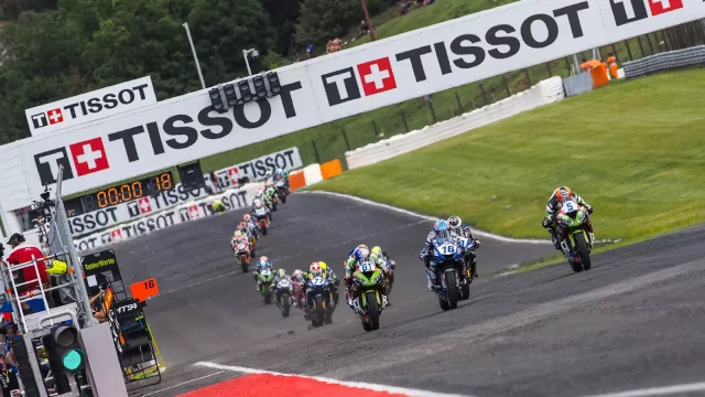 V Mostě odstartovalo MS superbiků s rekordní českou účastí
