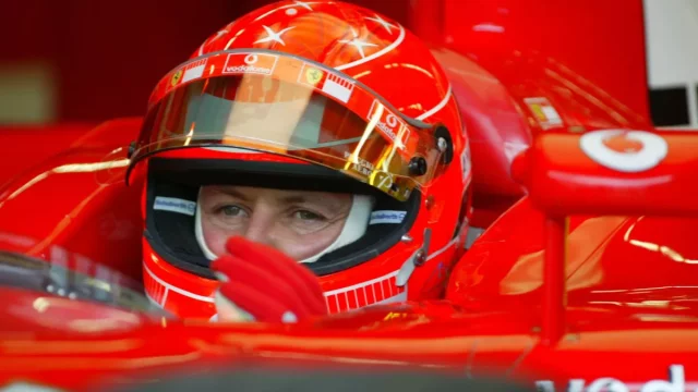 Michael Schumacher v McLarenu je jako Tomáš Řepka ve Slavii, bizarní situace se ovšem skutečně stala