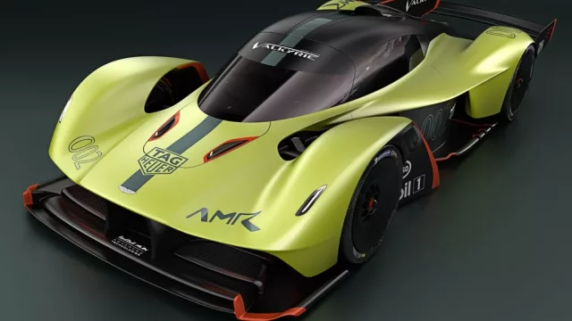 Aston Martin Valkyrie nabídne okruhovou verzi