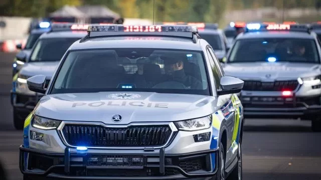 K čemu přesně policie potřebuje 289 sportovních Kodiaqů RS za téměř půl miliardy s rámem pro násilné zastavení vozidel a kdo to zaplatí? Máme odpovědi