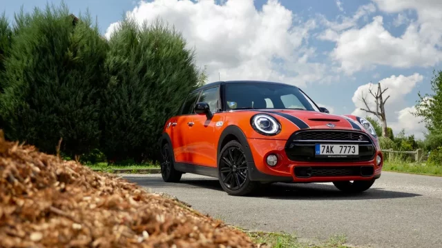 Test Mini Cooper S 5D: Především normální auto