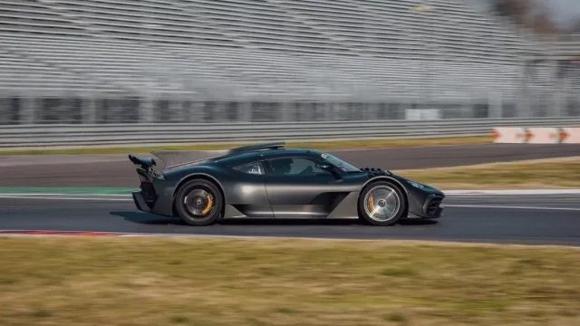 Mercedes-AMG One pokořil další rekord. Na italské Monze vypráskal konkurenční Porsche o neuvěřitelných 12 sekund