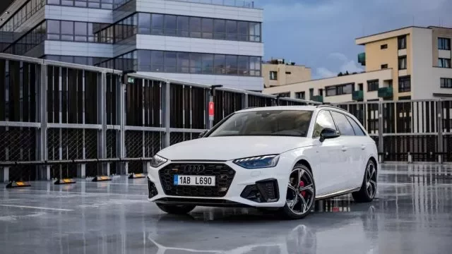 Audi A4 Avant do starého železa nepatří. Vyzkoušeli jsme auto, jaké u škodovky už nedostanete