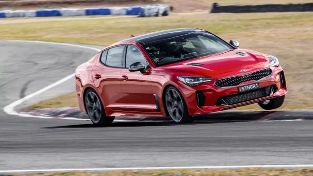 Kia eviduje již 10 objednávek na zcela nový fastback Stinger