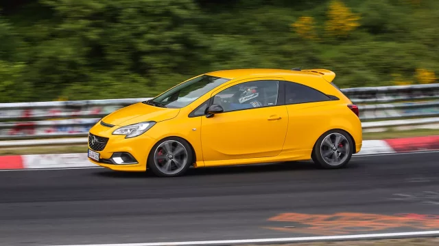 Opel připravuje elektrifikovanou sportovní Corsu