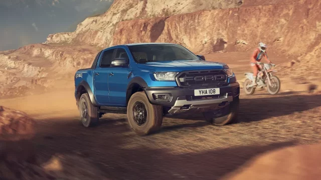 Ford Ranger Raptor přichází do Evropy. „Sportovní pick-up“ nabídne i jízdní režim pro pouštní závody