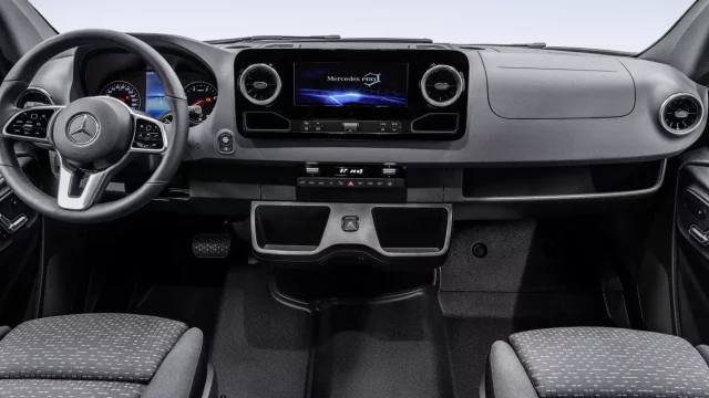 I pracovní dodávky nabídnou luxus, podívejte se na nový Mercedes-Benz Sprinter