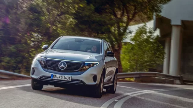 Test Mercedes-Benz EQC 400 4Matic: Sršivý klídek