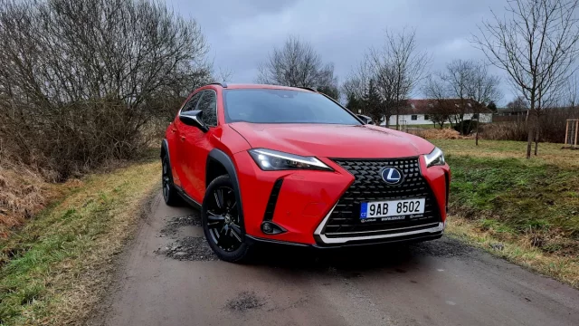 Test Lexus UX 250h pohledem ženy: Love brand v plném smyslu slova