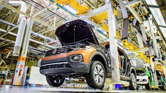 V Německu se loni vyrobilo nejméně aut za posledních 23 let