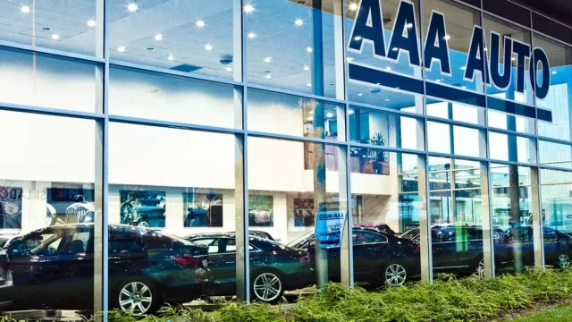 Trh ojetin v říjnu rostl