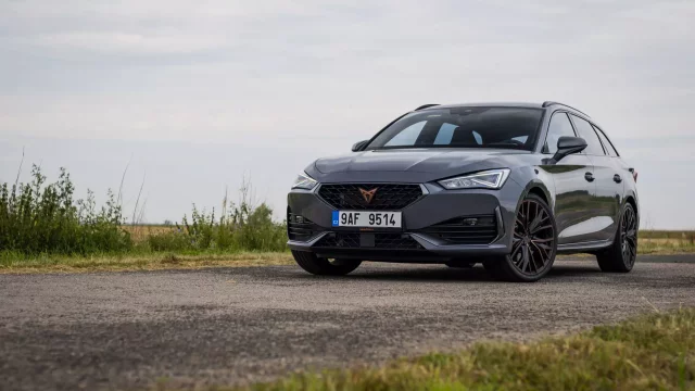 Test Cupra Leon Sportstourer 2.0 TSI: Zahraje na rozum i emoce