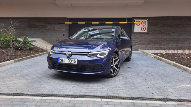 Test Golf Life 1,0 eTSI DSG mHEV pohledem ženy: Klidný a nenásilný parťák