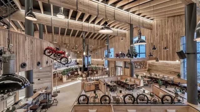 V Rakousku znovuotevřelo úžasné muzeum motorek, nejstarším exponátem je český stroj z roku 1905