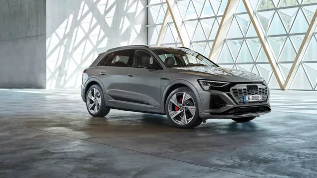 Nové Audi Q8 e-tron přijíždí s delším dojezdem a ostřejším designem