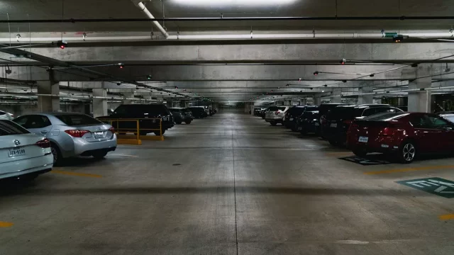 Jak nejlépe najít ideální parkovací místo? Američtí vědci vám poradí