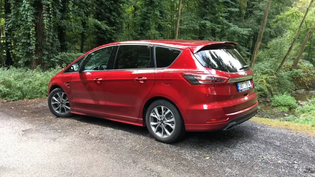Ford S-MAX 2.0TDCi AWD ST-Line: Rodinný ideál