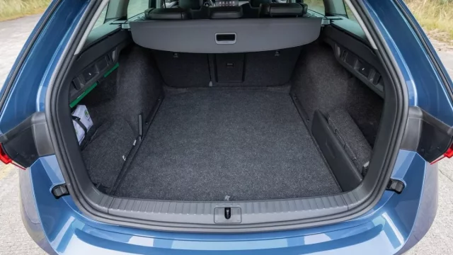 Škodovky kralují objemem kufru. Čeští inženýři prozradili triky, které při měření používají