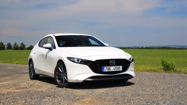 Mazda 3 2.0 Skyactiv-G122: Další krok vstříc prémiovce
