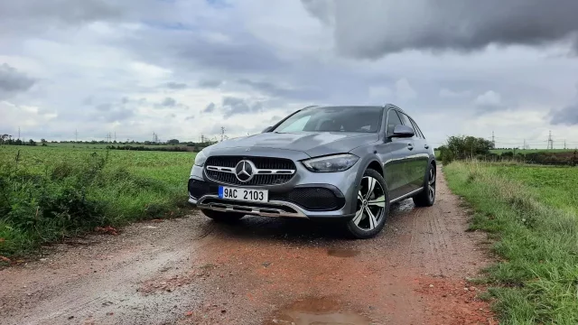 Test Mercedes-Benz C 220 d All-Terrain pohledem ženy: Nenápadnost, která jde ruku v ruce s praktičností