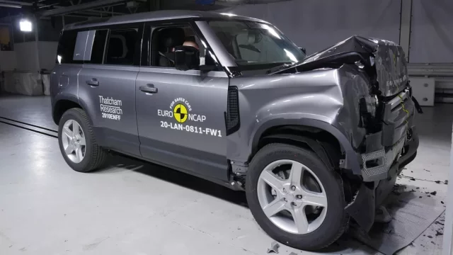 Nový britský „tank“ mezi auty prošel crash testy, žádná senzace to není