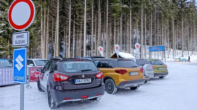 Majitelé Suzuki zaparkují v největším lyžařském středisku v ČR vždy přímo u lanovky
