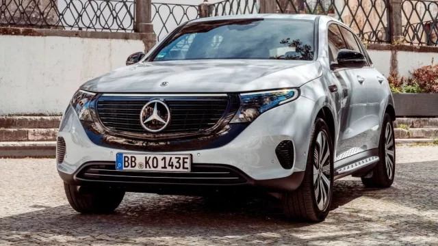 Mercedes-Benz odhaluje cenu elektrického EQC. Vejde se těsně pod 2 miliony