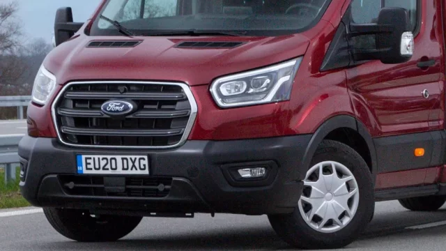 Ford představuje gigantickou dodávku, ve které se vyspíte a odvezete až 10 europalet