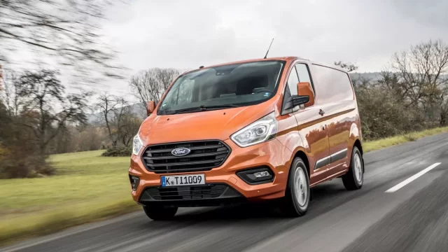 Nový Ford Transit Custom – ještě více stylu, produktivity a techniky pro nejprodávanější dodávku ve své kategorii